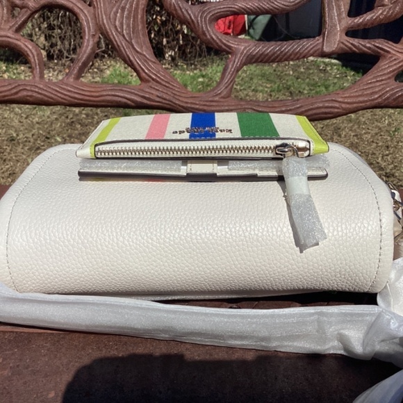 NWT kate spade Matching Set Run Around Stripe Bag & Bradley Breezy Strip… - Picture 10 of 12